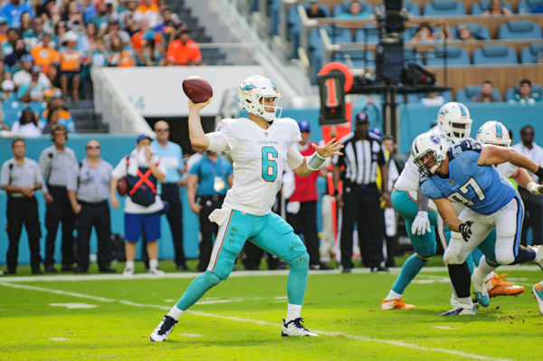 Jay Cutler looks to pass