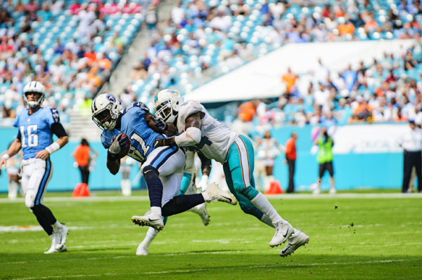Lawrence Timmons hits Jonnu Smith after Smith caught the pass