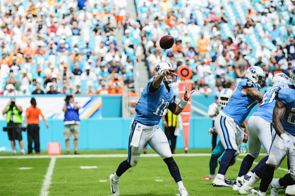 Matt Cassel throws a pass