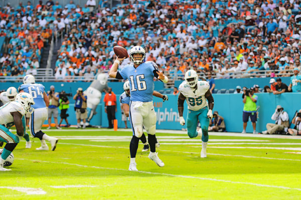 Matt Cassel looks to dump a pass off