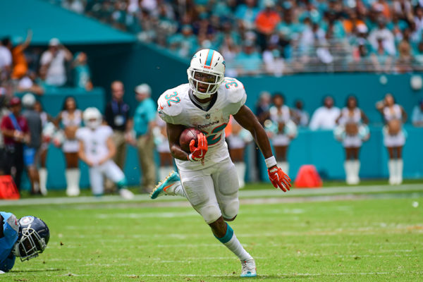 Miami Dolphins running back Kenyan Drake (32) runs the ball